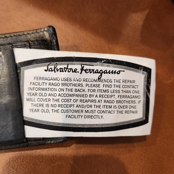 USED Salvatore Ferragamo Black Leather Card Holder AUTHENTIC - Picture 5 of 8